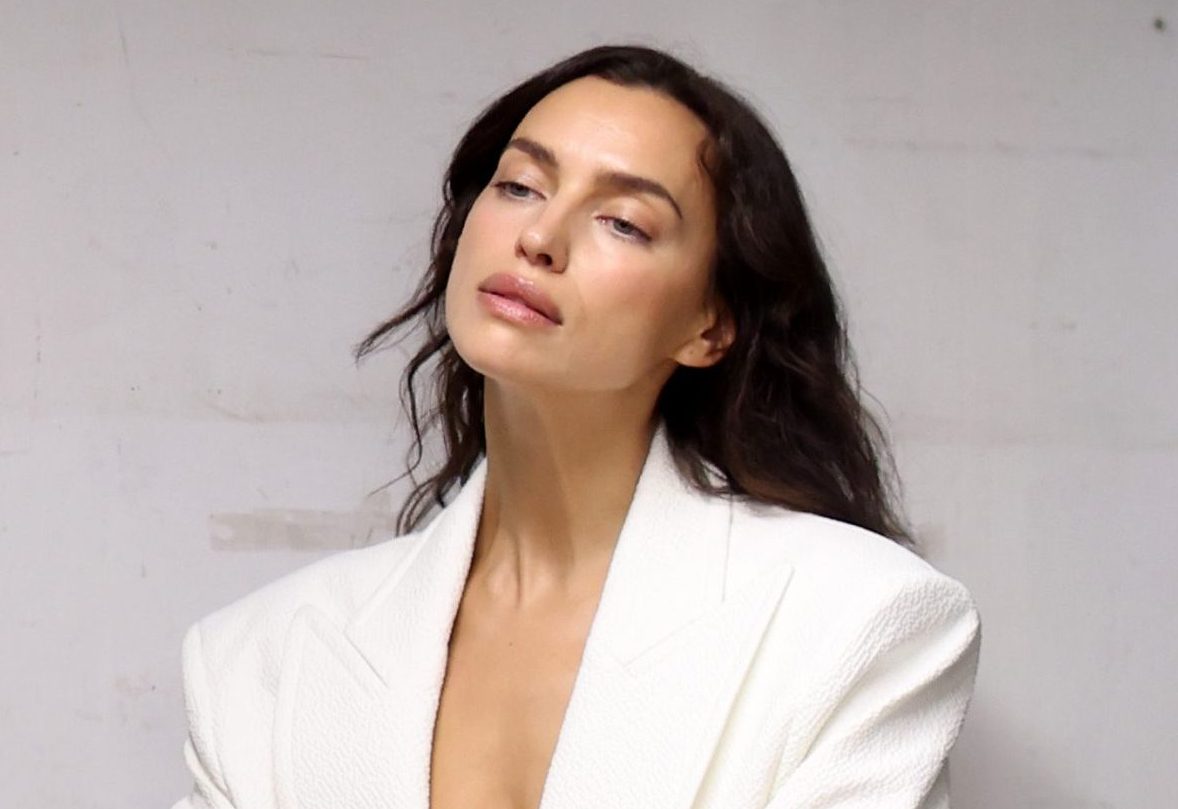 Irina Shayk showed off her “Russian” snacks in the elevator