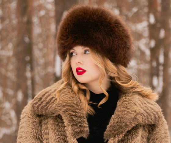 В Сети появился новый тренд: «Заюш, а давно пальцы веером?»