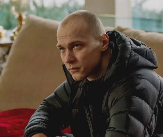 Звезда «Аноры» посетила премьеру фильма с Юрой Борисовым в главной роли