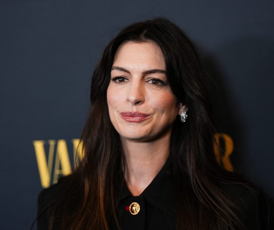 Энн Хэтэуэй снимается в экранизации триллера от автора «Все закончится на нас»