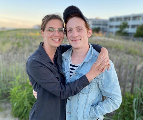 Бывшая жена Итана Слейтера рассказала об эмоциях по поводу их развода и его романа с Арианой Гранде