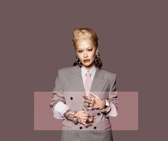 Рита Ора появилась с экстремально короткой стрижкой в стиле 80-х