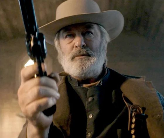 Кадры рокового выстрела Алека Болдуина на съемках «Ржавчины» покажут в эфире