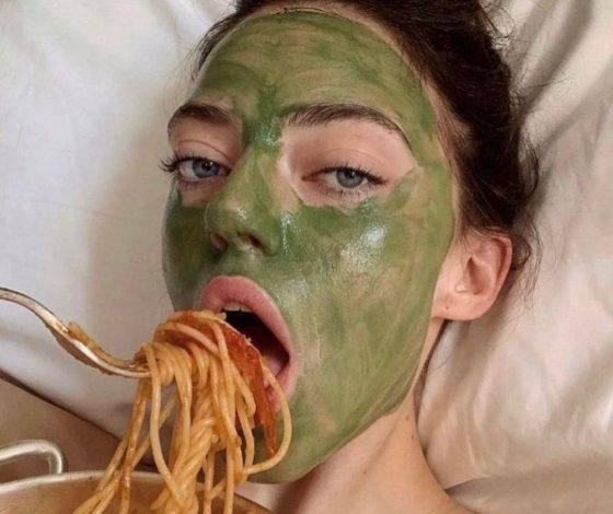 3 пищевые привычки, из-за которых появляется акне