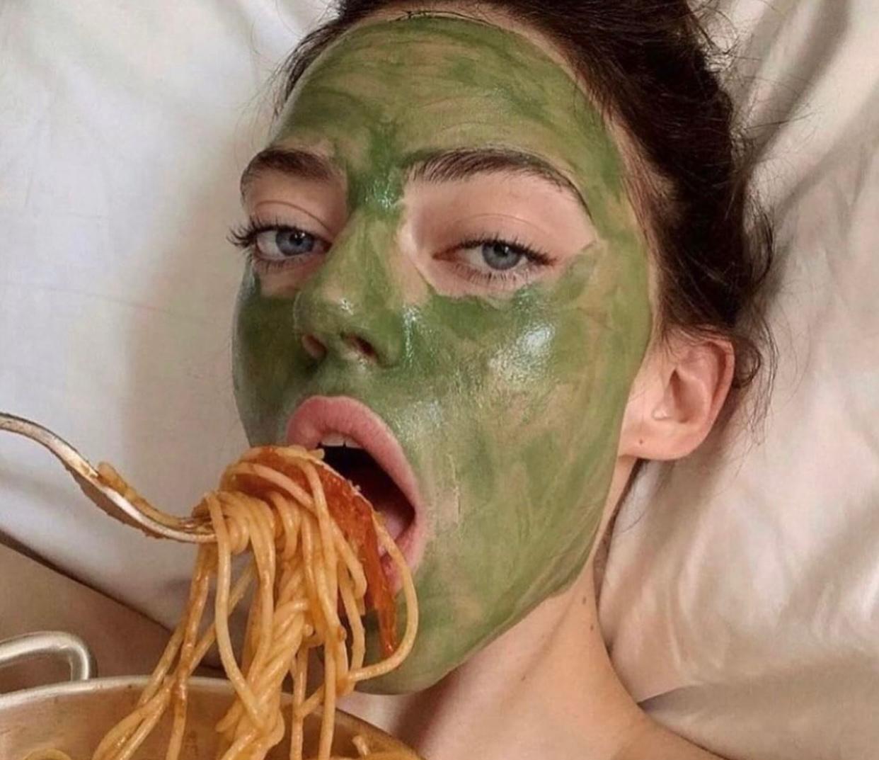 3 eating habits that cause acne