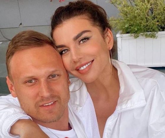 В Сети обсуждают резкое похудение Анны Седоковой после смерти Яниса Тиммы