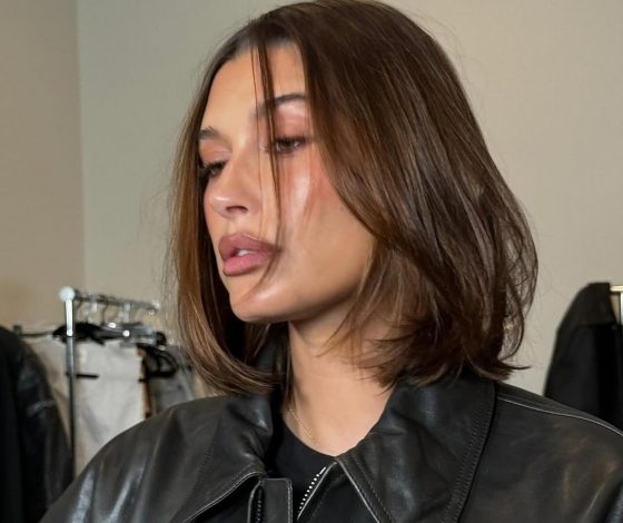 Как выглядит самая желанная сумка сезона? Показывает Хейли Бибер