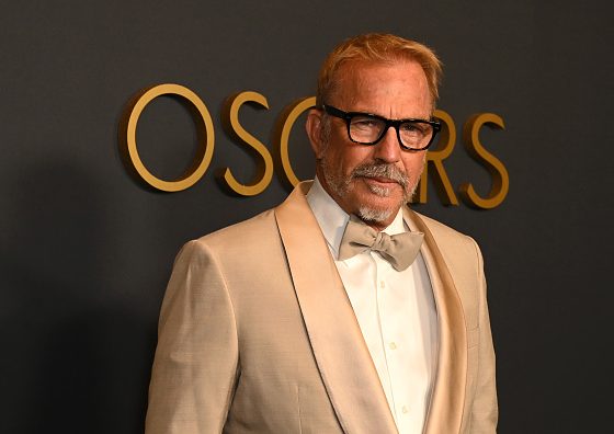 Кевин Костнер почтил память Уитни Хьюстон в день своего 70-летия