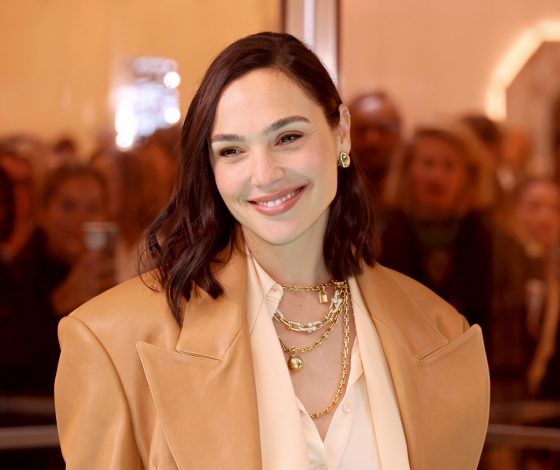 Галь Гадот озвучила главную трудность в воспитании дочерей