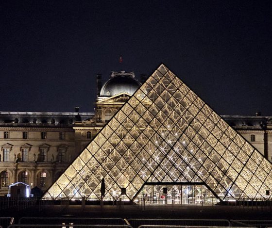 Следствие подозревает сотрудников Лувра в сговоре с преступниками