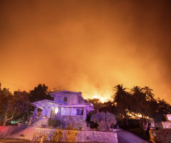 Особняки Пэрис Хилтон и Энтони Хопкинса уничтожил пожар