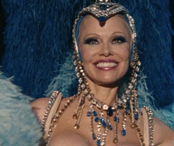 Вышел русскоязычный трейлер «Шоугерл» с Памелой Андерсон в главной роли