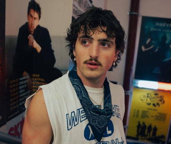 Голос поколения: что известно о Бенсоне Буне, покорившем соцсети выступлением на «Грэмми – 2025»