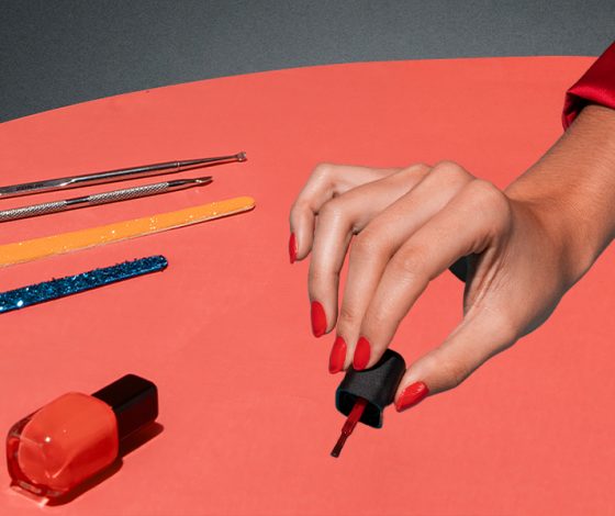 По ту сторону стола: как найти своего мастера маникюра?