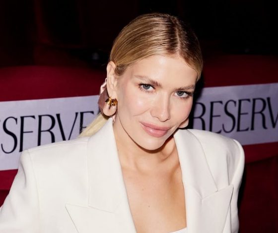 В Сети уверены, что Лена Перминова подтвердила свой роман новыми снимками