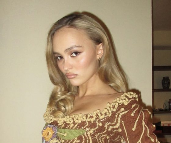 Лили-Роуз Депп сменила дизайнерскую одежду на средневековые костюмы ради нового фильма