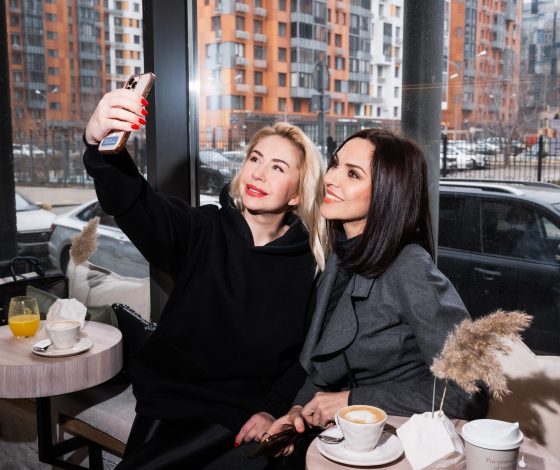 Евгения Малахова, Ксения Суркова, Надя Ручка и другие на открытии пространства Lava face & body