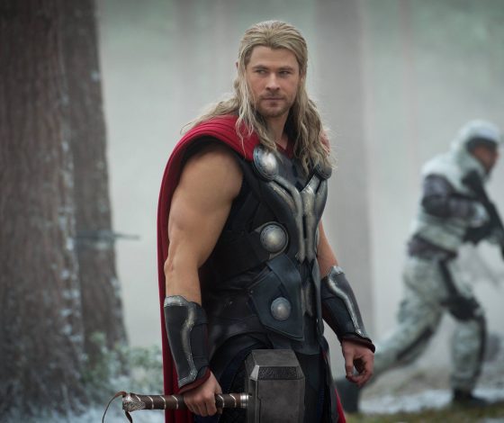 «Судный день» уже в Лондоне: Крис Хемсворт и Себастиан Стэн приехали на съемки новых «Мстителей»