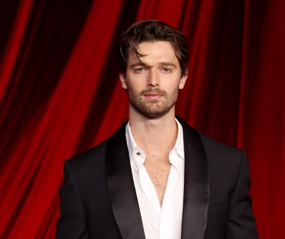 Сын Арнольда Шварценеггера с невестой снялся в откровенной съемке