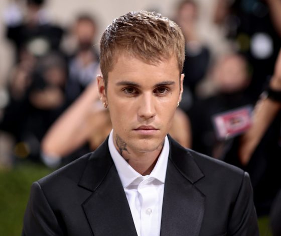 Джастин Бибер подогрел слухи о зависимости роликом в соцсетях