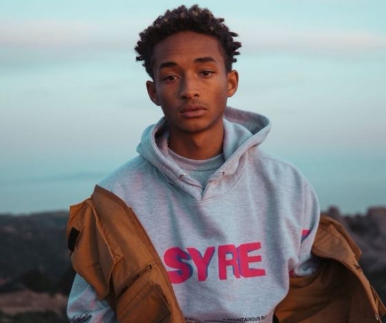 Джейден Смит с замком на голове стал героем мемов. Собрали самые смешные