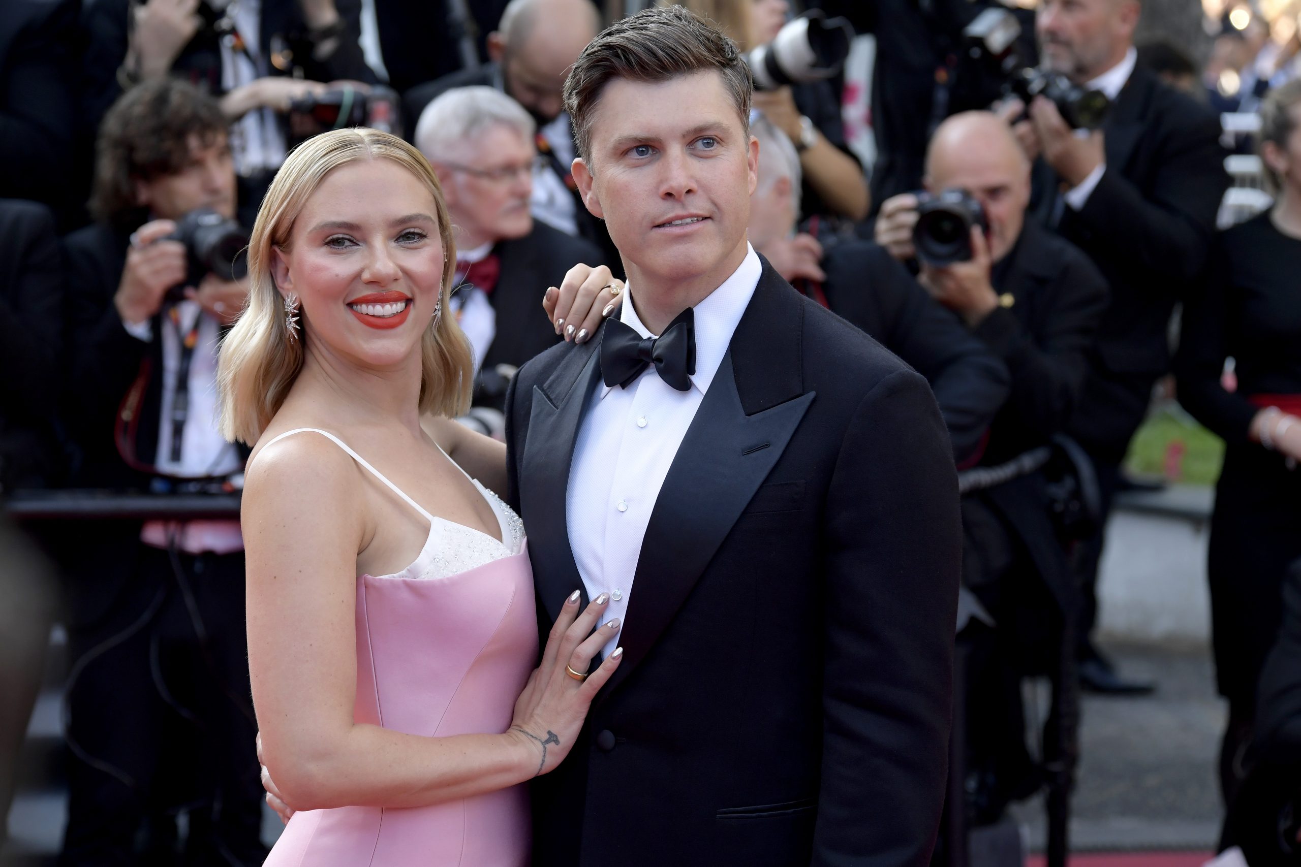 12 garbage containers for Colin Jost Scarlett Johansson Rummed