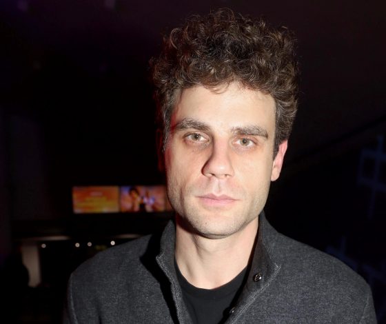 Дмитрий Ендальцев изменил возлюбленной в трейлере комедии «По любви»