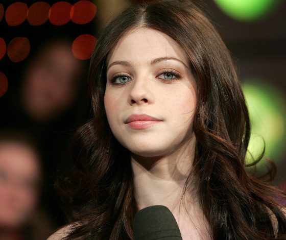 По сценарию Мишель Трахтенберг могут снять фильм «Игрушечный монстр»