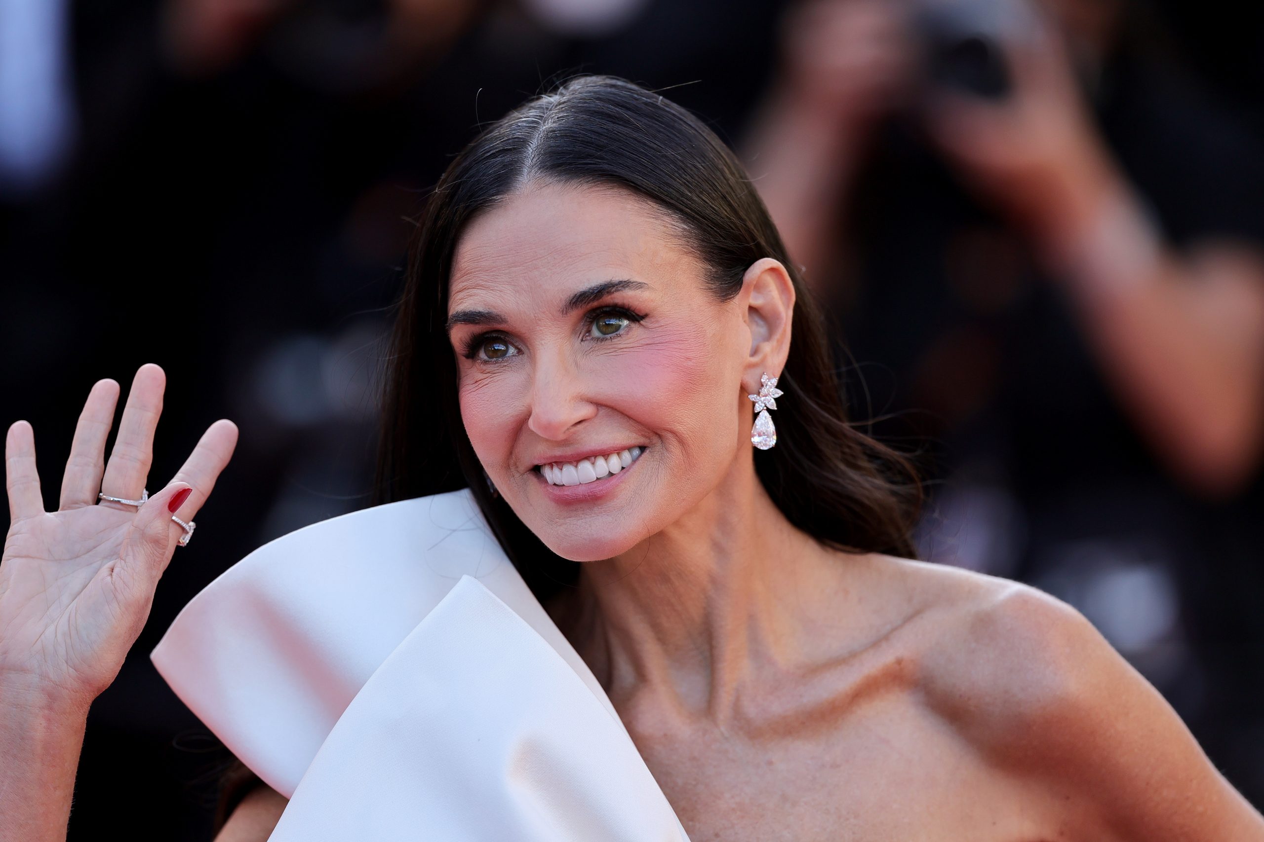 Demi Moore spoke to Bruce Willis about the background of rumors about a new novel about the background