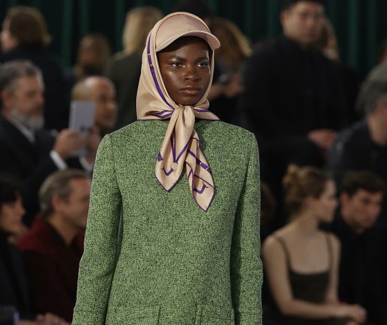 Носить бейсболку с платком – все еще тренд. Доказывает новая коллекция Gucci