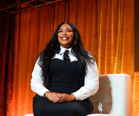 Лиззо обвинили в копировании Лили-Роуз Депп