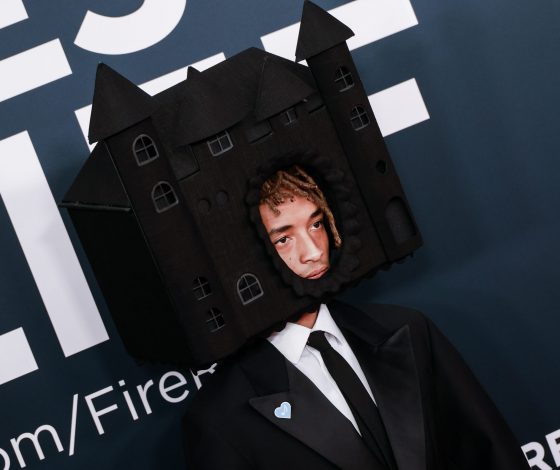 Худшие образы звезд на «Грэмми – 2025»: Джейден Смит с домом на голове и Пэрис Хилтон в устаревшем платье из 2010-х