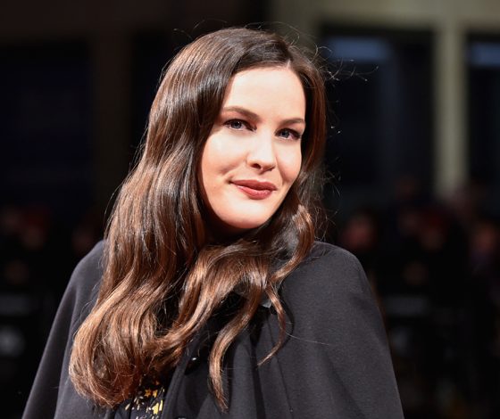 Яркое возвращение: звезда «Властелина колец» Лив Тайлер спустя год появилась на публике