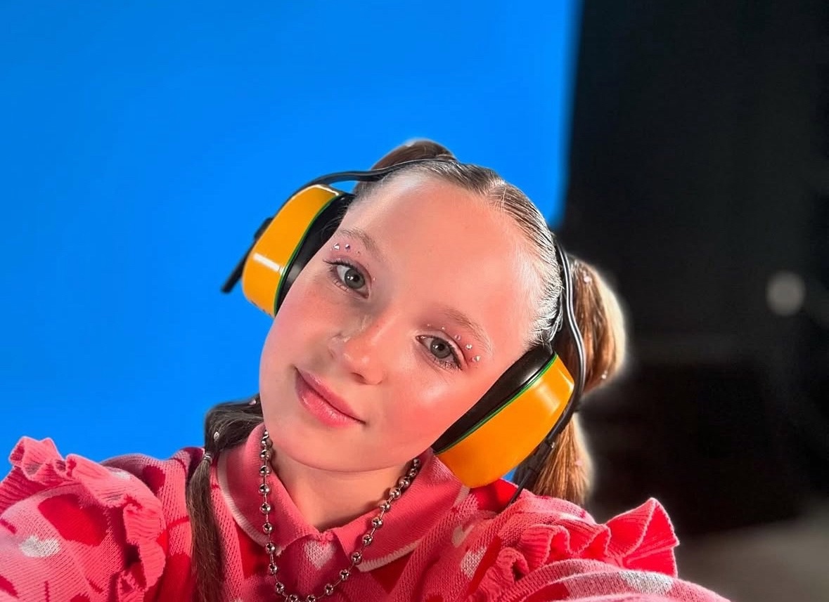 Sigma Boy Song Artist Doja Cat and other stars can sing.
