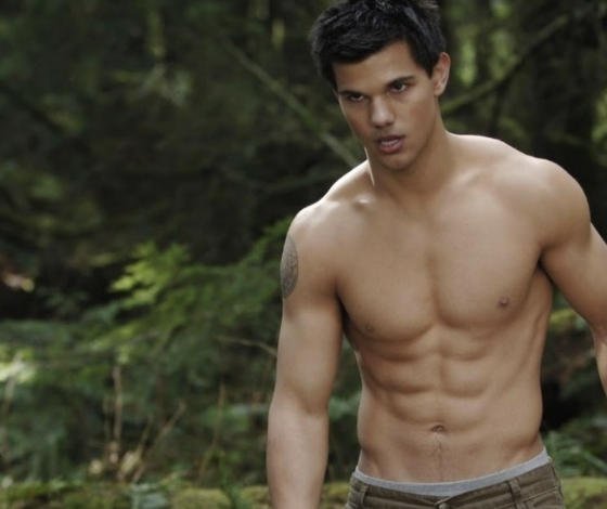 Фанаты не узнают поправившегося Тейлора Лотнера