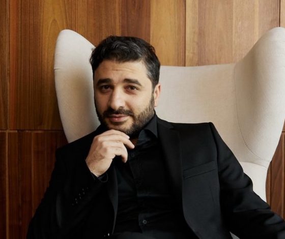 Редкий кадр: Сарик Андреасян выложил фото с тремя детьми