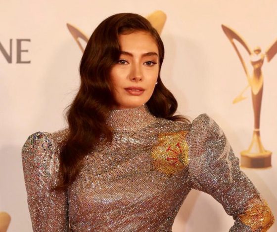 Неслихан Атагюль из сериала «Черная любовь» показала фото с новорожденным