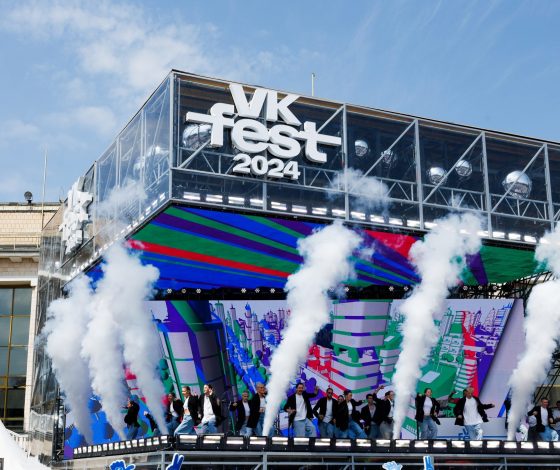 Карина Кросс, Алексей Столяров и другие: на сцене инфлюенсеров VK Fest в Санкт-Петербурге выступят известные блогеры
