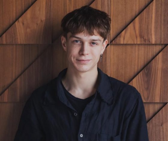 Глеб Калюжный получил увольнительную ради премьеры фильма