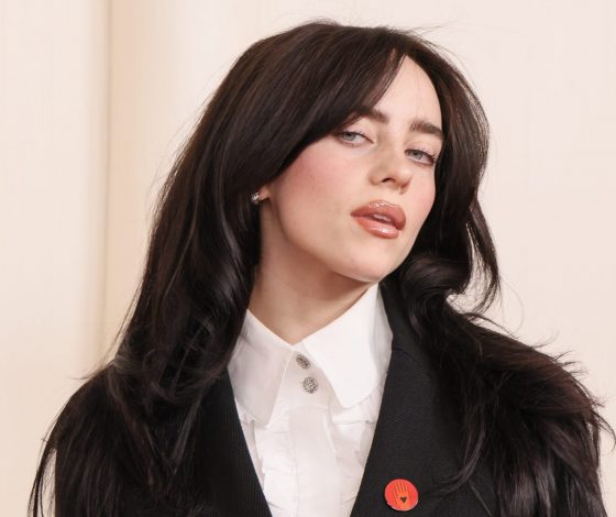 Билли Айлиш расторгла контракт со своими менеджерами