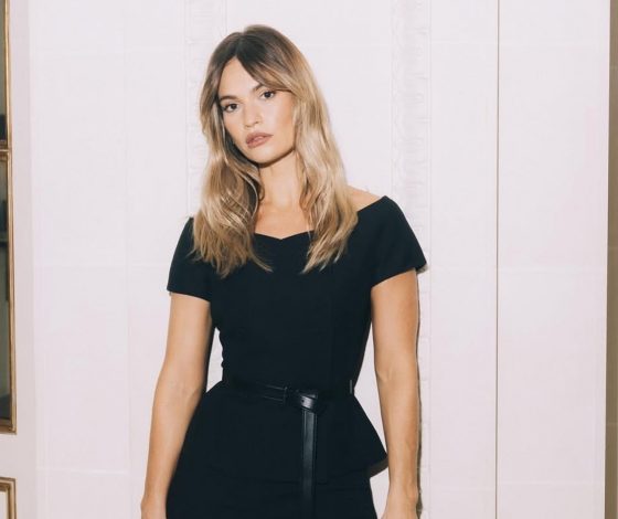 Cherry cherry lady: Лили Джеймс сделала трендовый вишневый маникюр