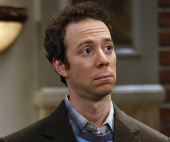 Спин-офф «Теории большого взрыва» назвали в честь Стюарта Блума