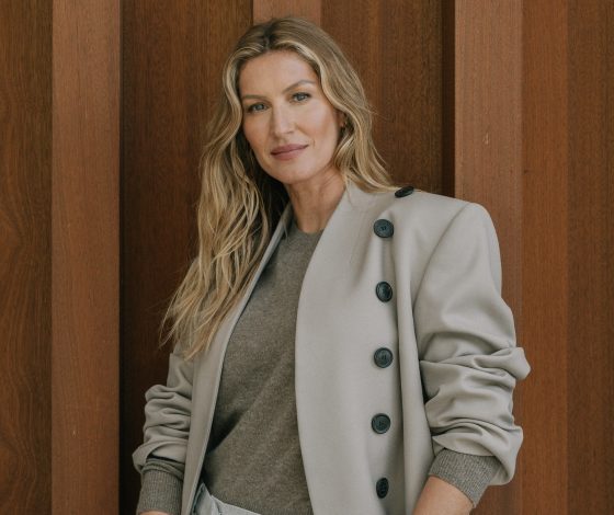 Первый выход Жизель Бундхен с третьим ребенком