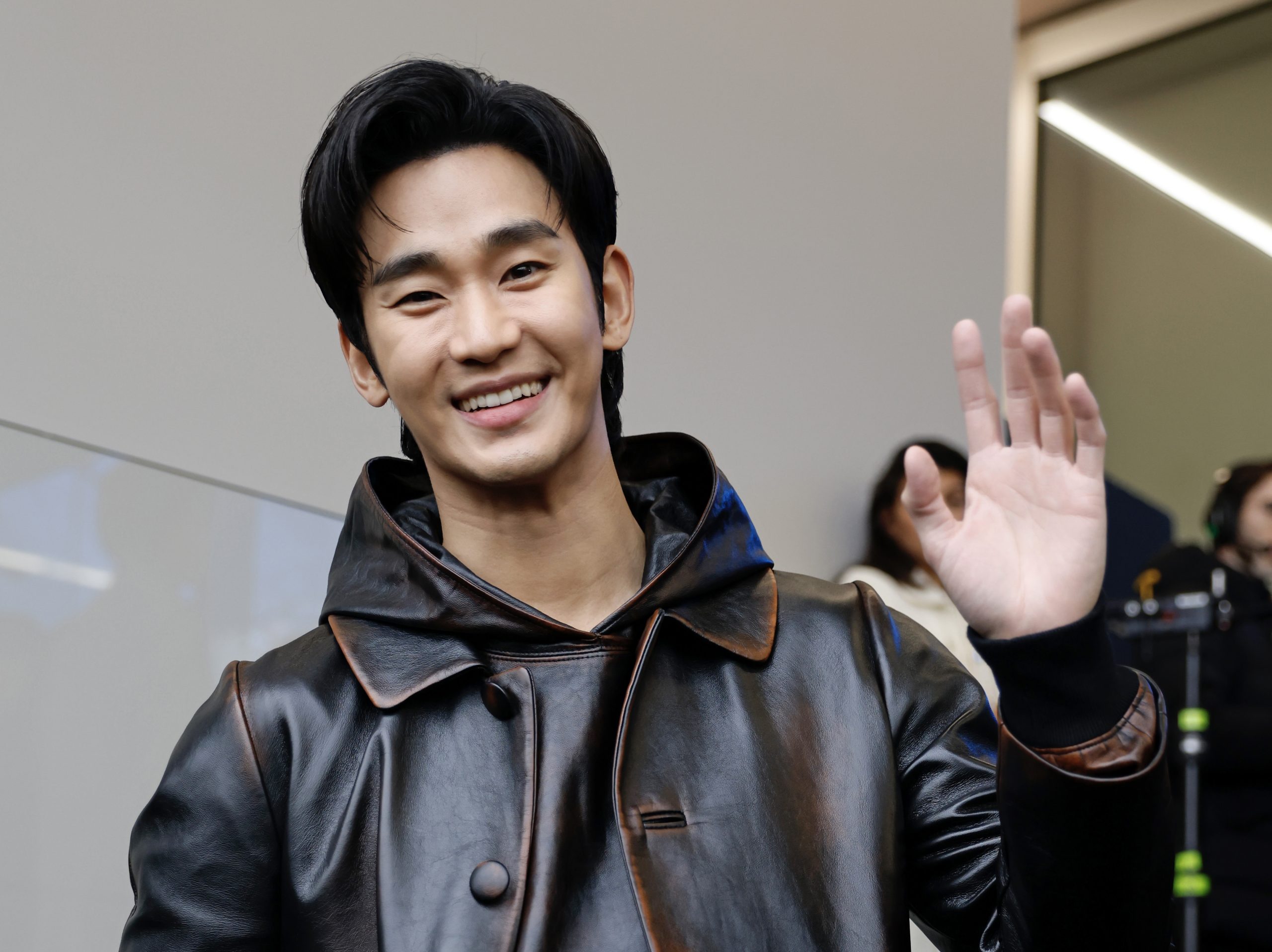Kim Su-Heen requires 697 million rubles compensation and does not call Kim Se-Ron by name