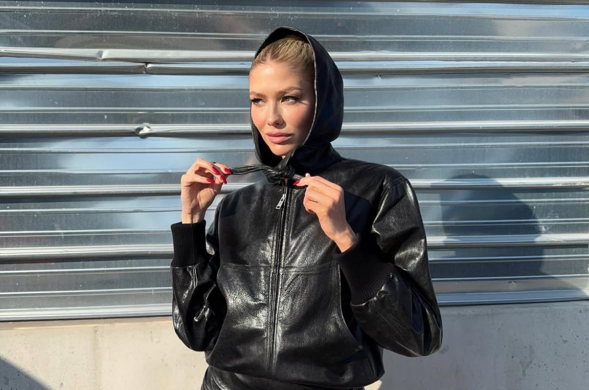Lena Perminova is resting at Courchevel with Taras Romanov