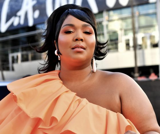 Лиззо показала снимок с результатом после похудения