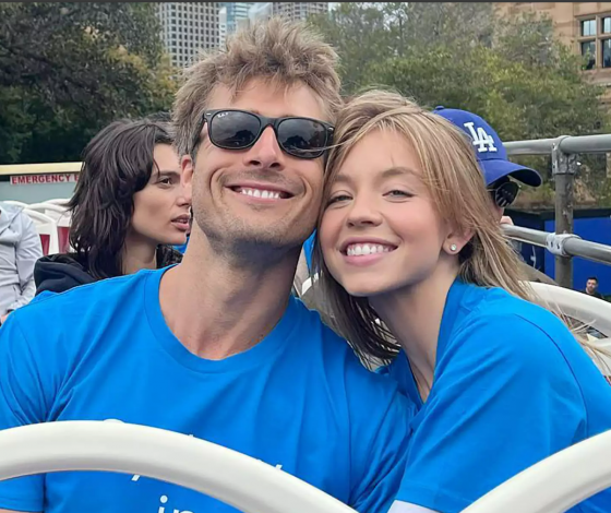 Глен Пауэлл и его мама ответили на слухи о романе актера с Сидни Суинни