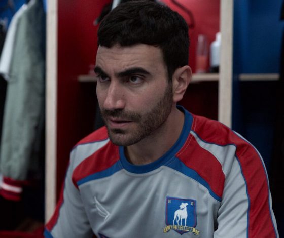 Бретт Голдстин сравнил новый сезон «Теда Лассо» с мертвой кошкой