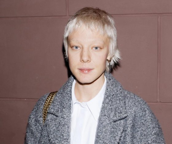 Звезда сериала «Чики» Алена Михайлова вышла в свет