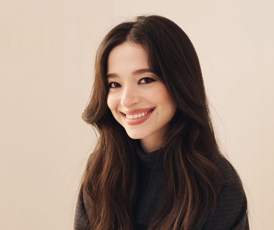 Неузнаваемая Майки Мэдисон на съемках сиквела «Социальная сеть»